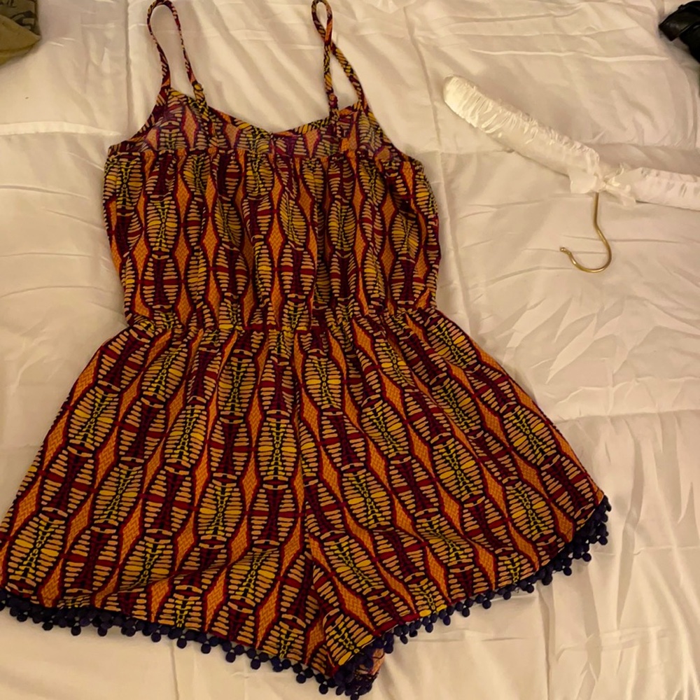 Patterned Romper - Picture 2 of 2